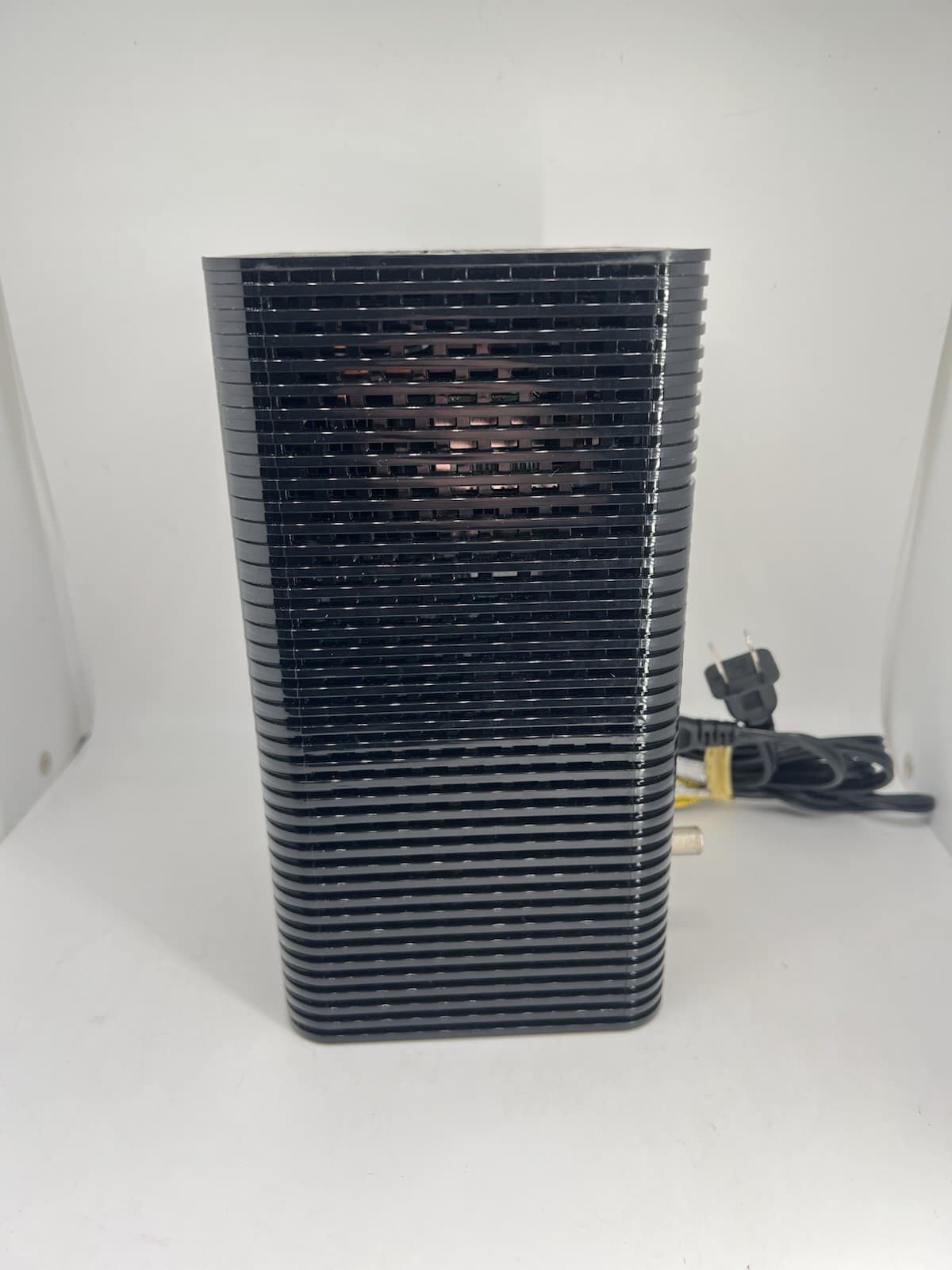 USED - Hitron CODA-4582 DOCSIS 3.1 Wi-Fi Gateway Modem Router thumbnail 2